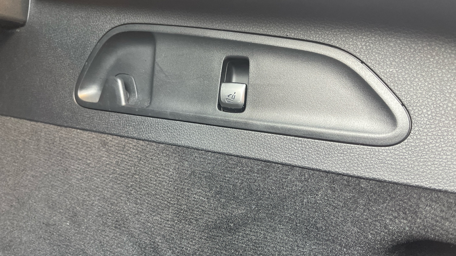 Used Mercedes-Benz GLC 2023 for sale - 76649531: Photo 28