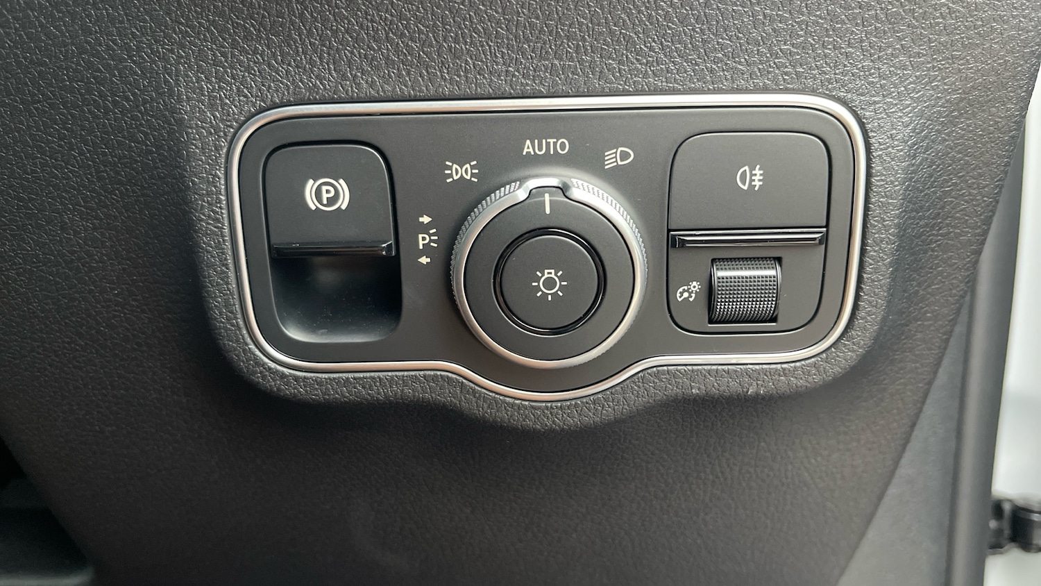 Used Mercedes-Benz GLB 2024 for sale - 76971835: Photo 38