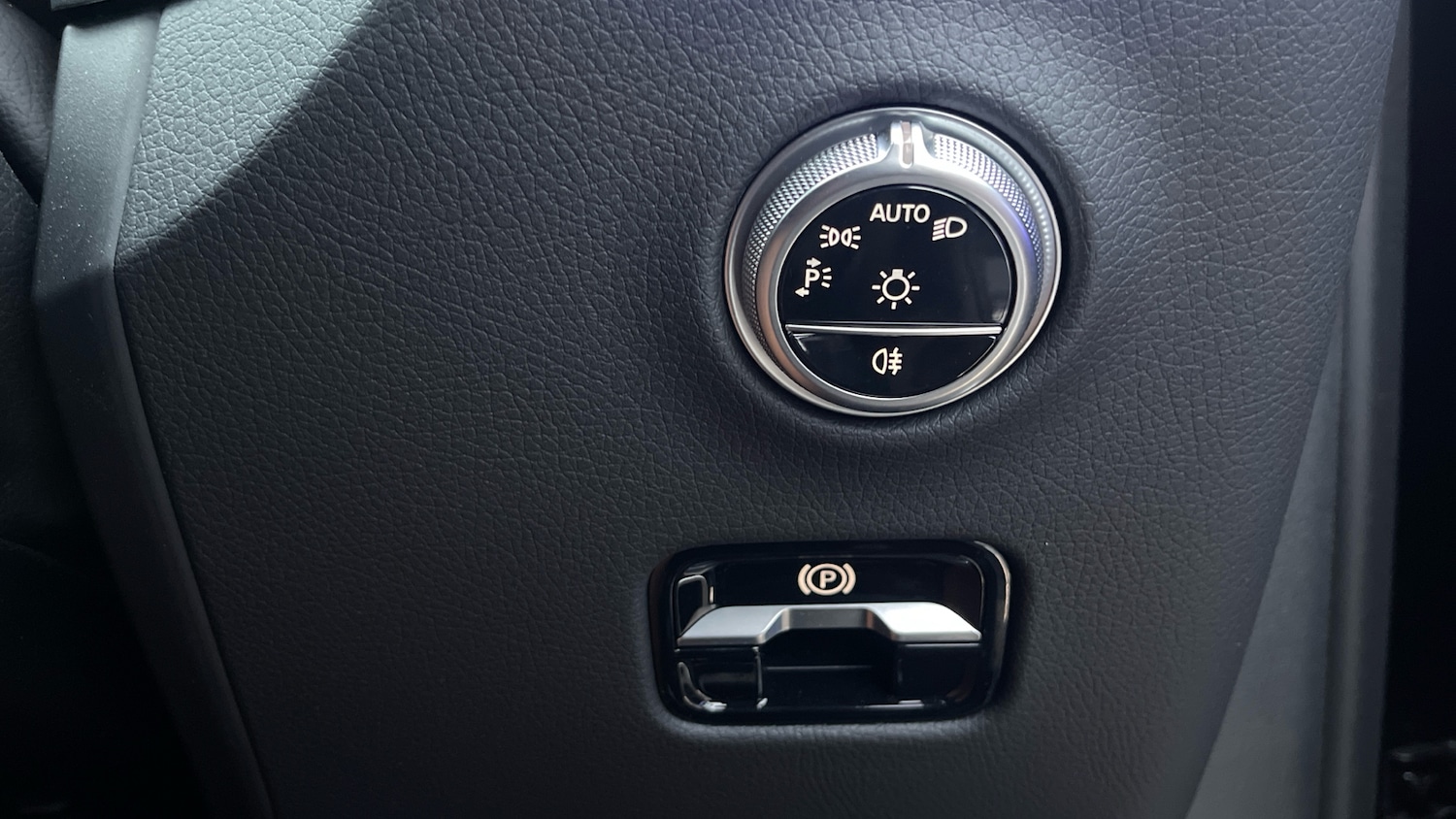 Used Mercedes-Benz GLC 2024 for sale - 77000940: Photo 37