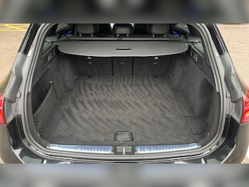 Used Mercedes-Benz C Class 2022 for sale - 76766847: Photo