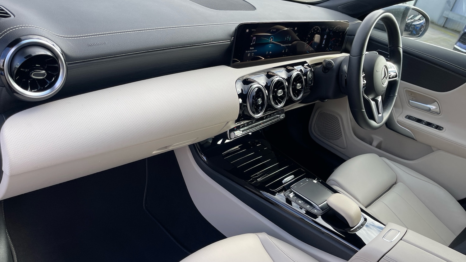 Used Mercedes-Benz CLA 2023 for sale - 77902320: Photo 32