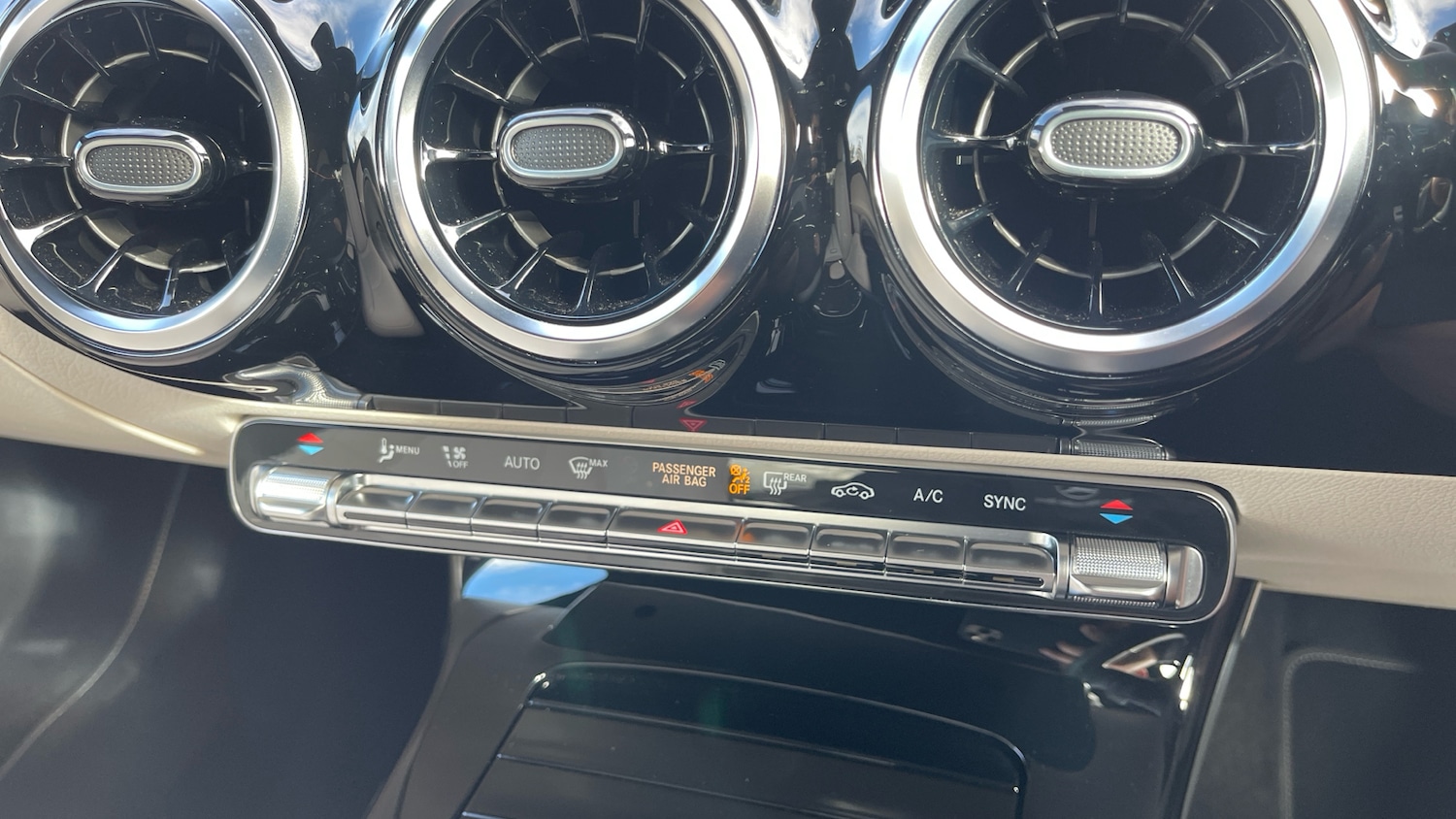 Used Mercedes-Benz CLA 2023 for sale - 77902320: Photo 40