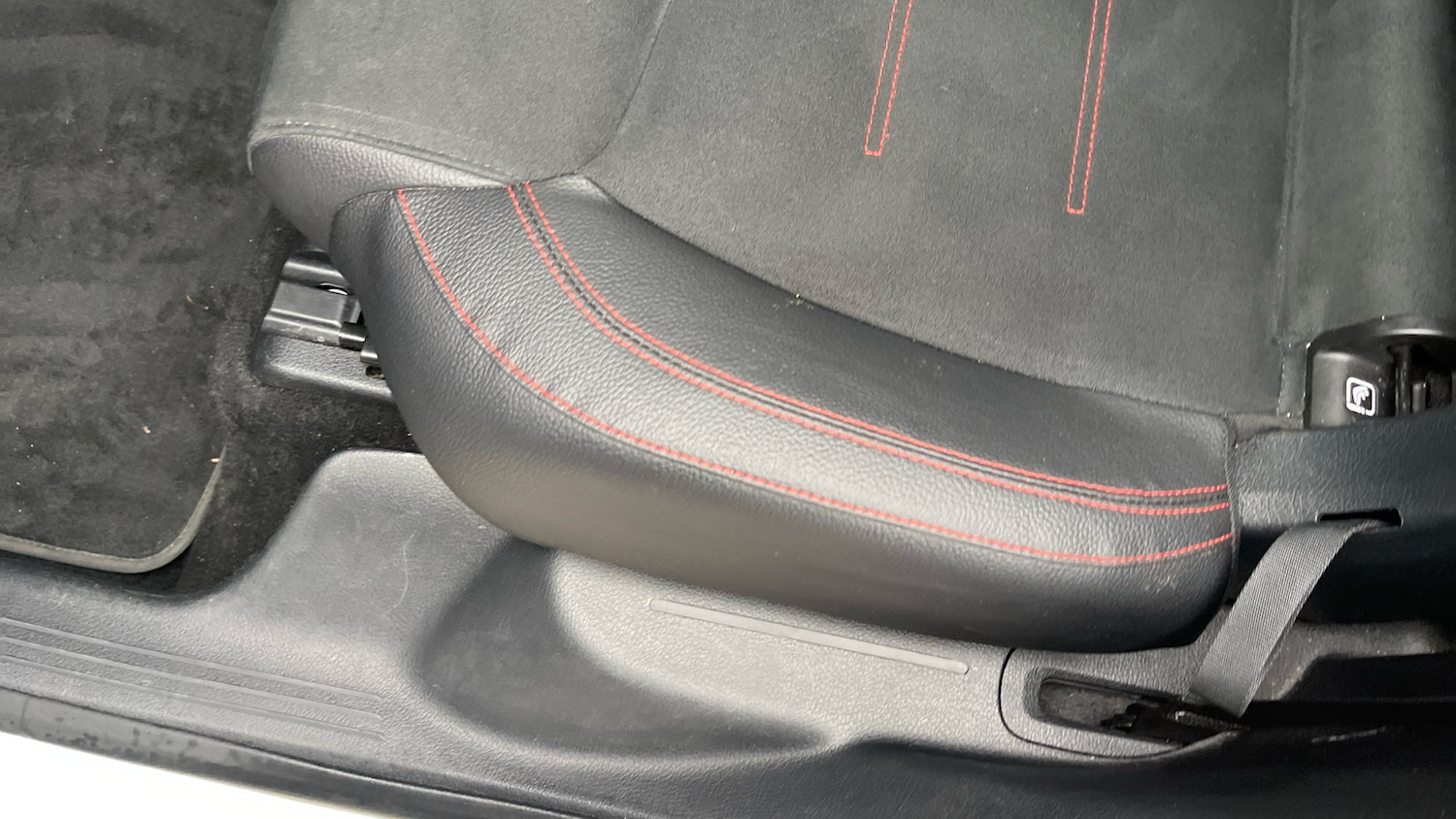 Used Mercedes-Benz GLB 2021 for sale - 77656076: Photo 30