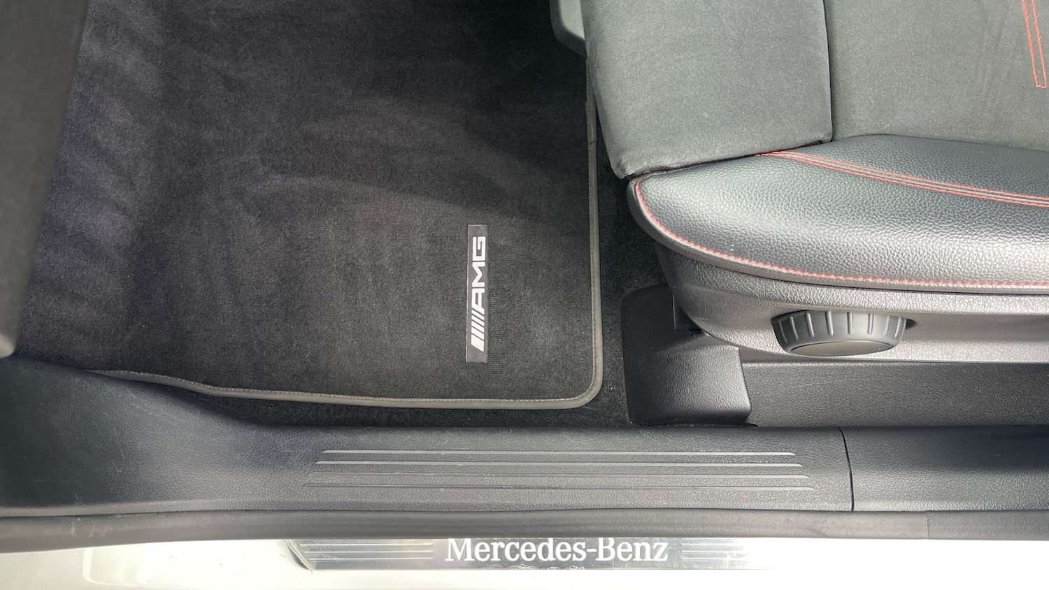 Used Mercedes-Benz GLB 2021 for sale - 77656076: Photo 35