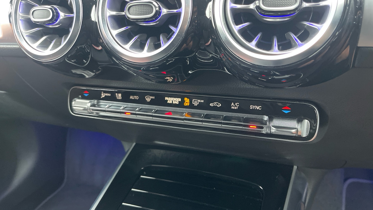 Used Mercedes-Benz GLB 2021 for sale - 77656076: Photo 40