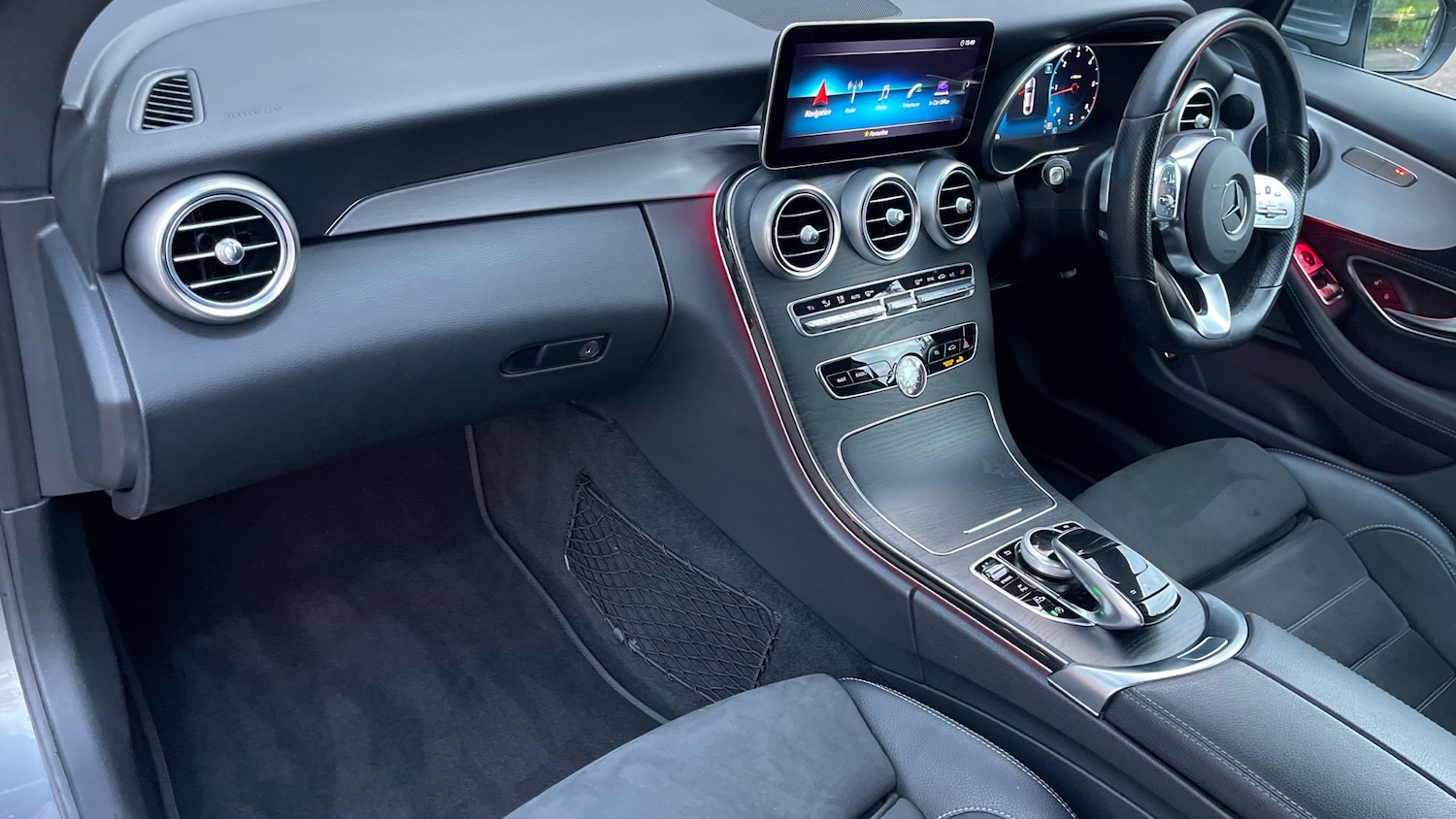 Used Mercedes-Benz C Class 2020 for sale - 76957384: Photo 30