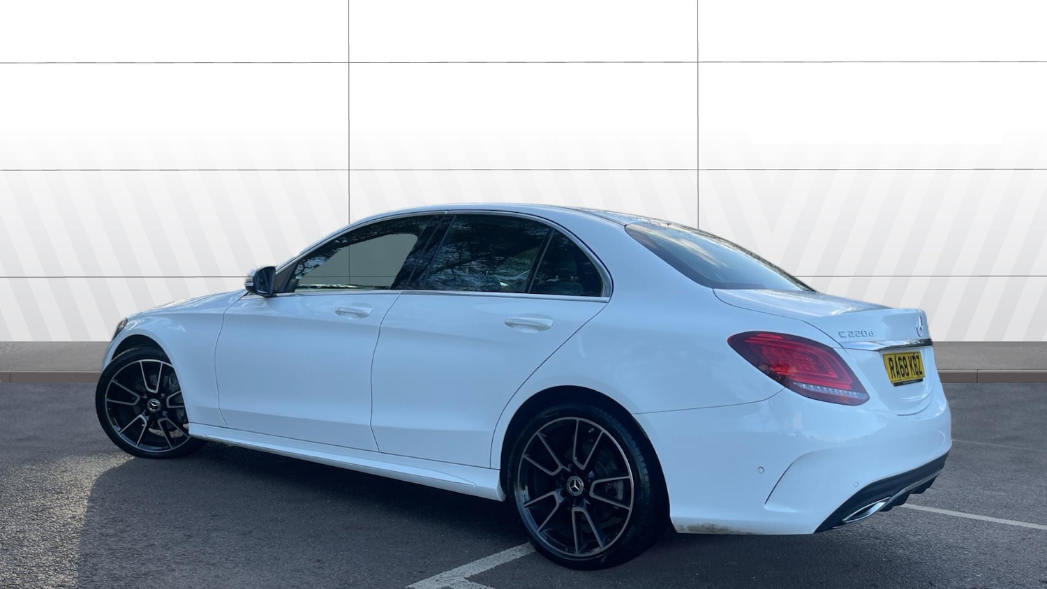 Used Mercedes-Benz C Class 2019 for sale - 77003256: Photo 2