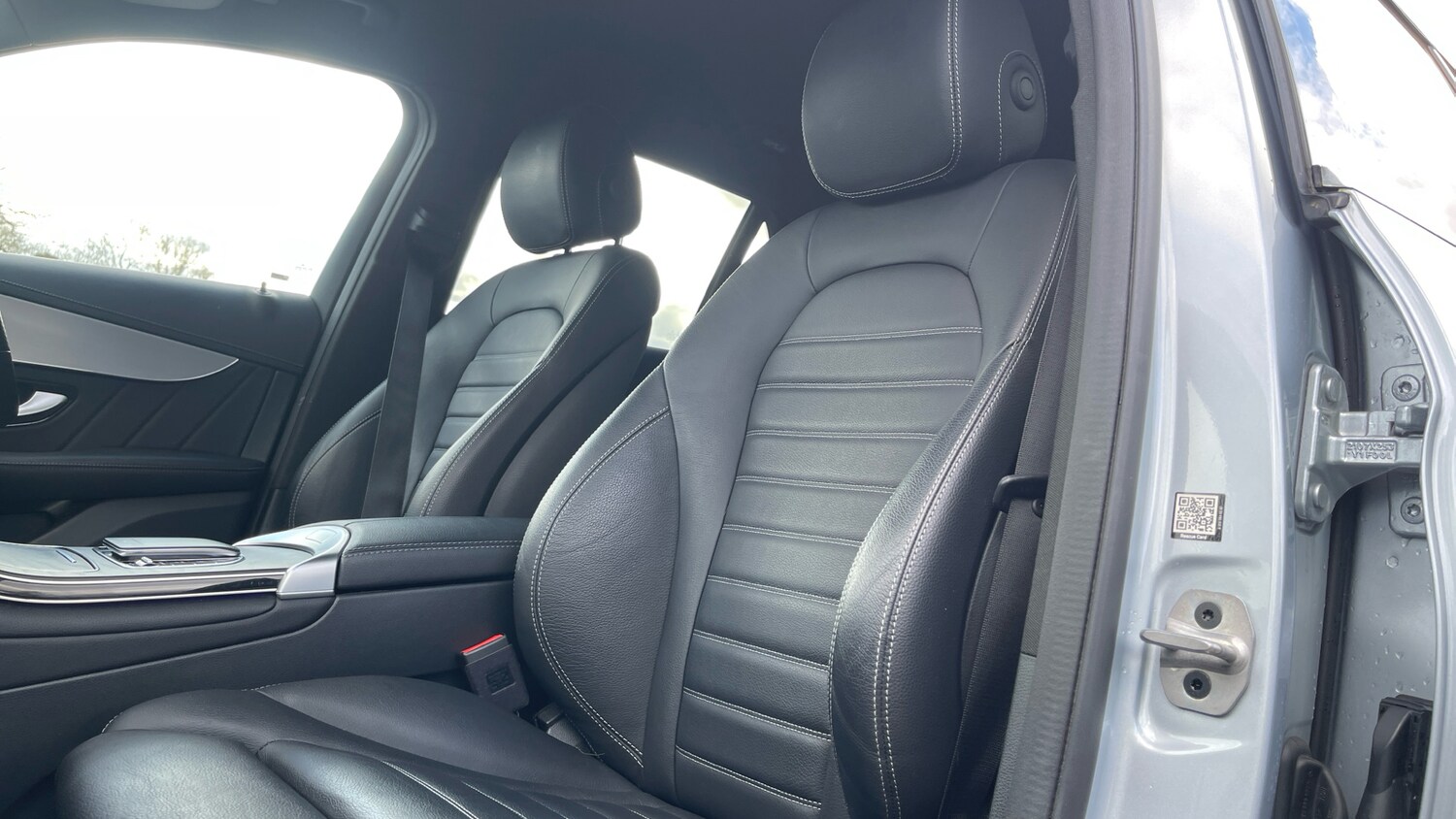 Used Mercedes-Benz GLC 2022 for sale - 77883851: Photo 32