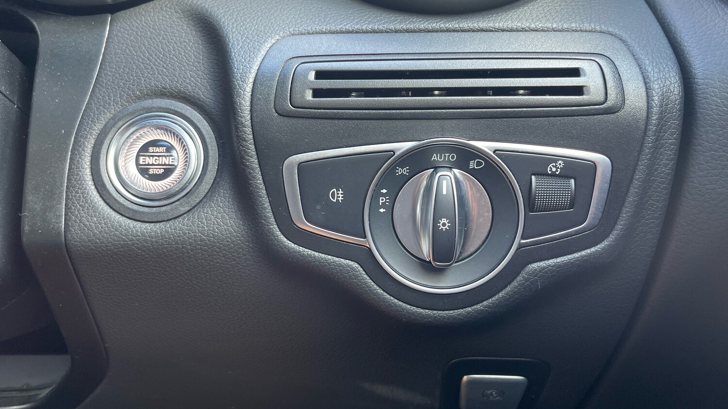 Used Mercedes-Benz GLC 2022 for sale - 77883851: Photo 37