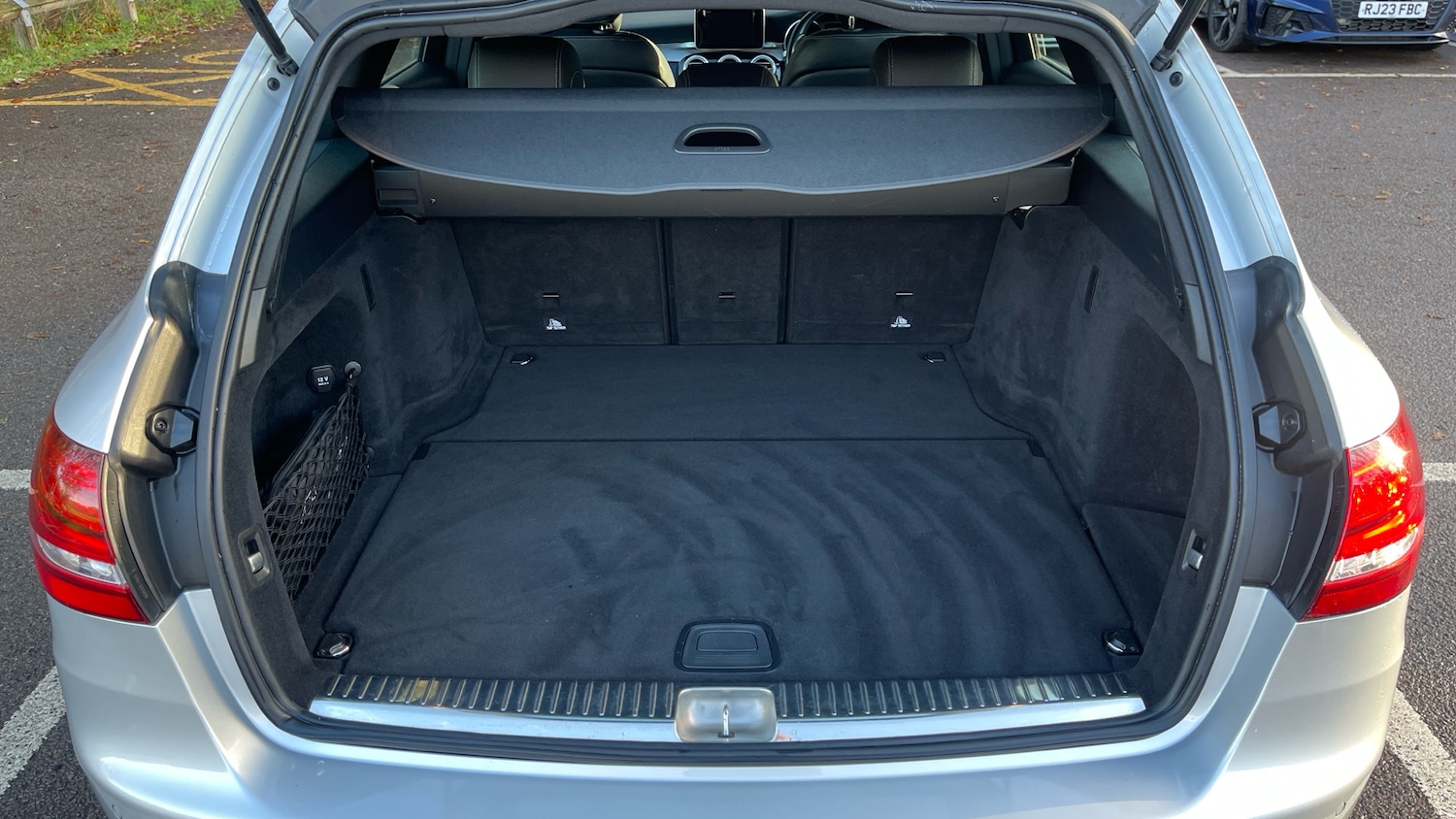 Used Mercedes-Benz C Class 2014 for sale - 76896799: Photo 4