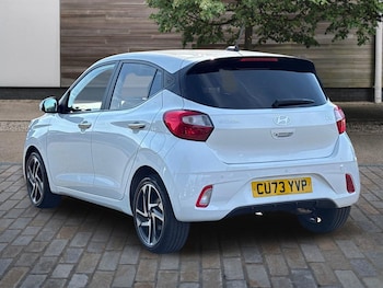 Used Hyundai i10 2023 for sale - 79471787: Photo