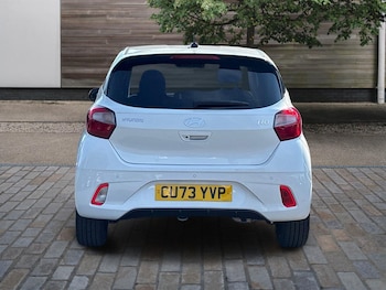 Used Hyundai i10 2023 for sale - 79471787: Photo