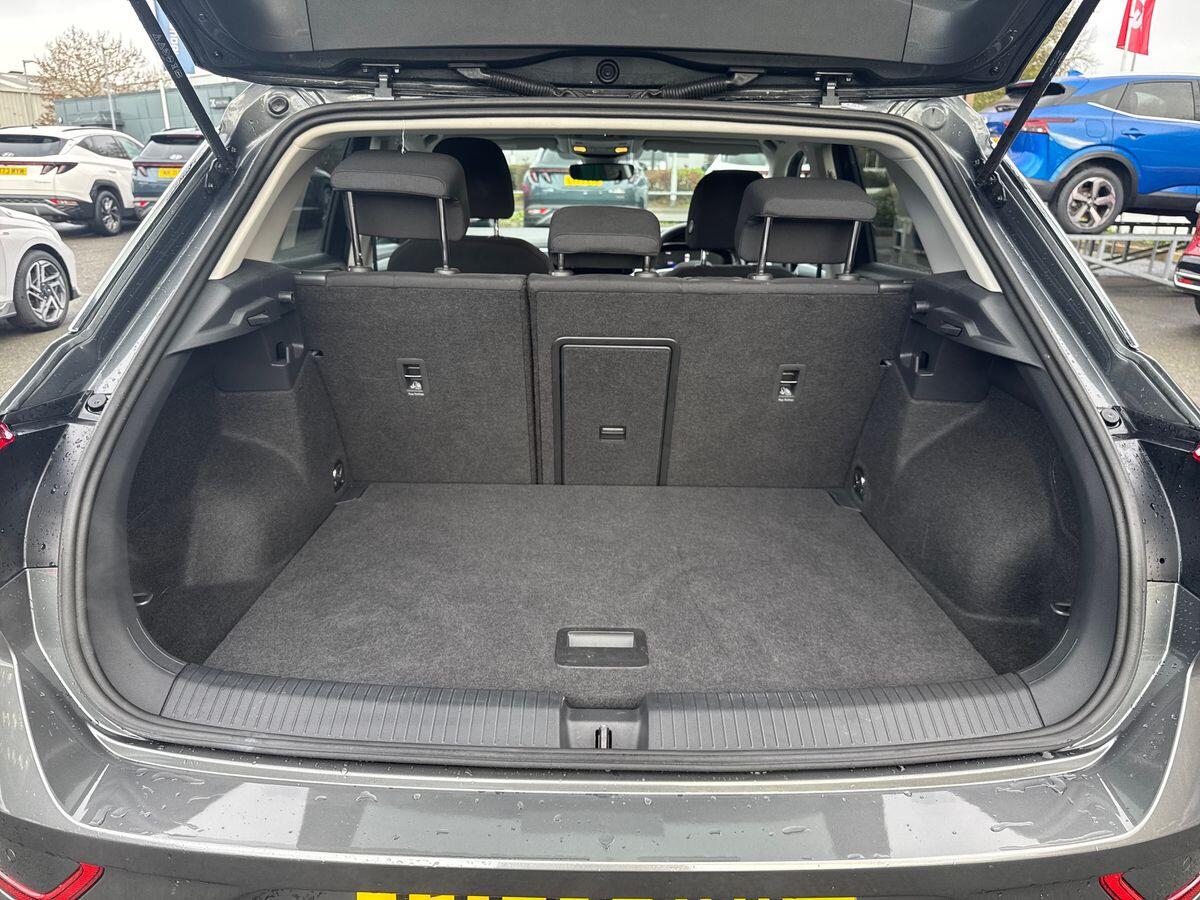 Used Volkswagen T-Roc 2025 for sale - 76121427: Photo 17