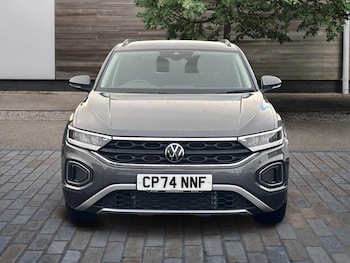 Used Volkswagen T-Roc 2025 for sale - 76121427: Photo