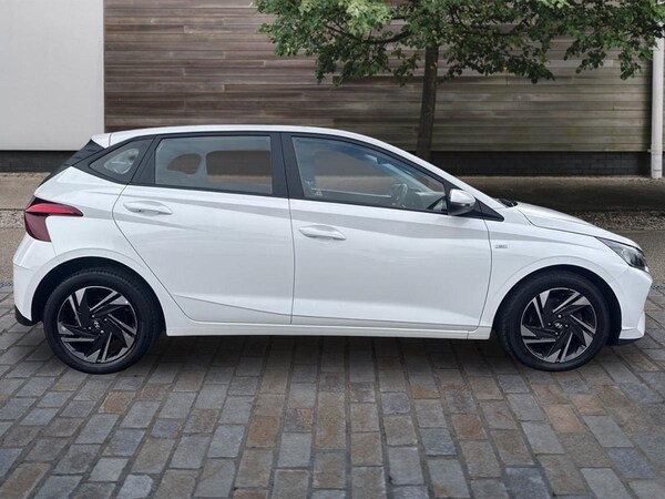 Used Hyundai i20 2023 for sale - 76122363: Photo 2