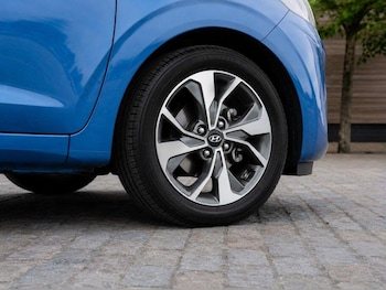 Used Hyundai i10 2021 for sale - 78958300: Photo