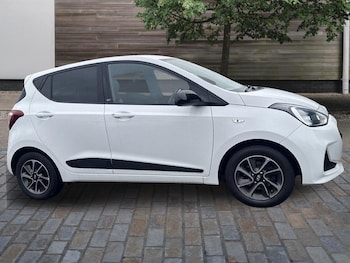 Used Hyundai i10 2018 for sale - 76912643: Photo