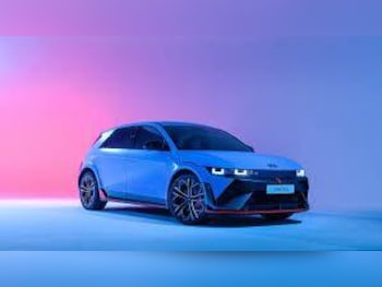 (25) - 84kWh N Hatchback 5dr Electric Auto AWD (650 ps)