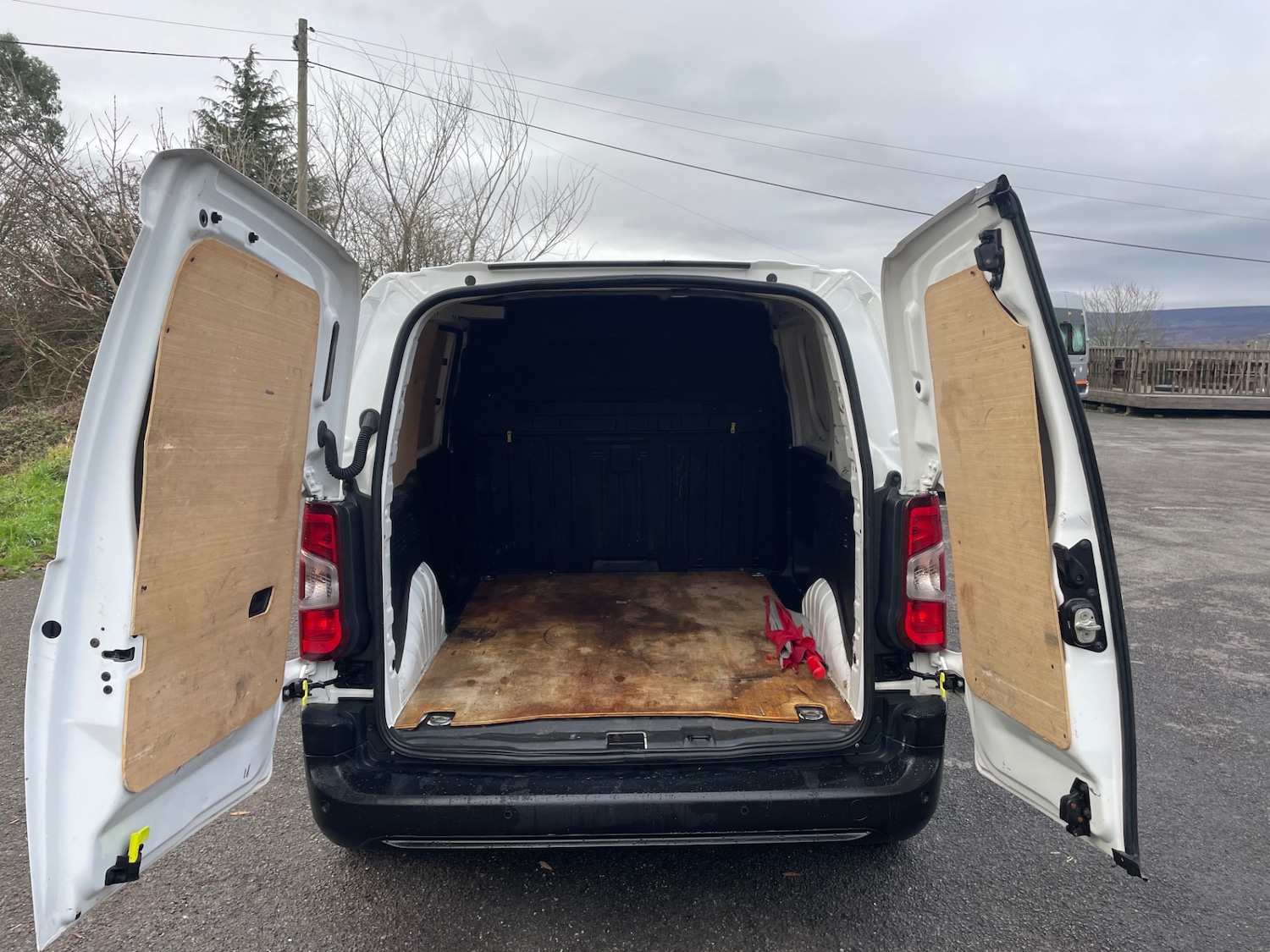 Used Peugeot Partner 2019 for sale - 76707577: Photo 9