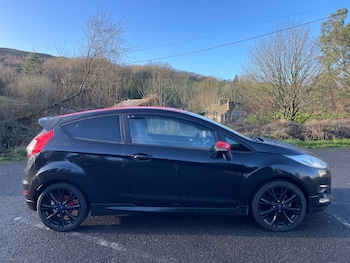 Used Ford Fiesta 2015 for sale - 77001949: Photo