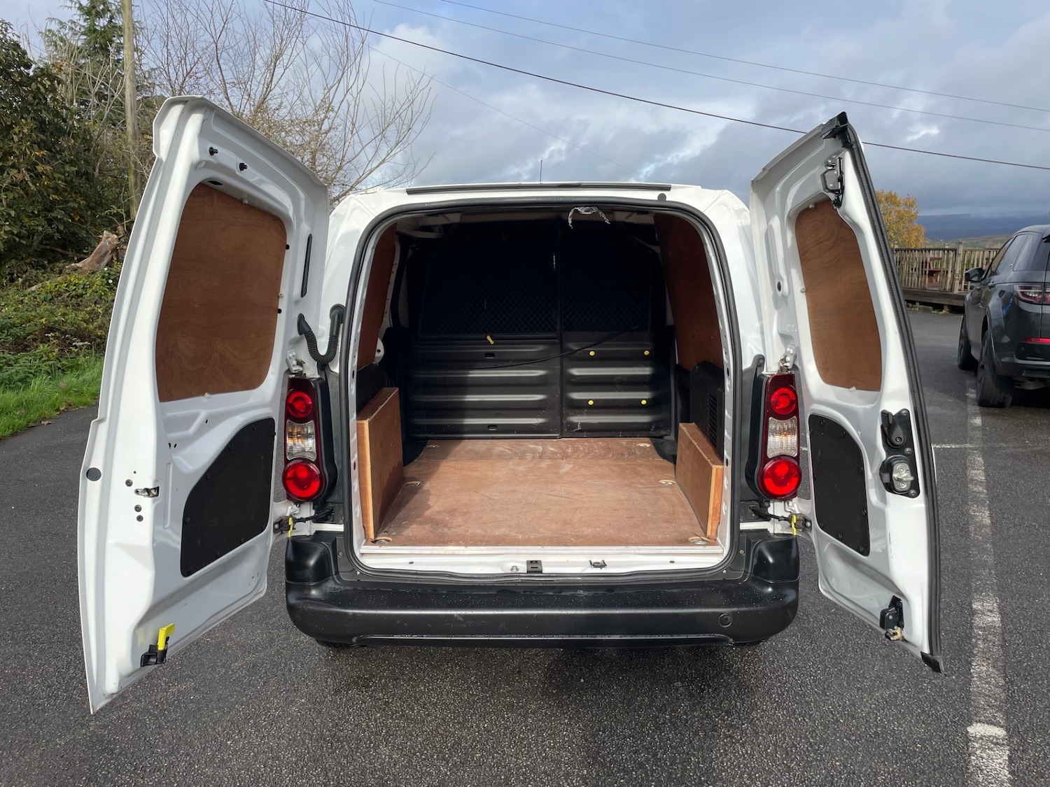 Used Peugeot Partner 2017 for sale - 76565951: Photo 9