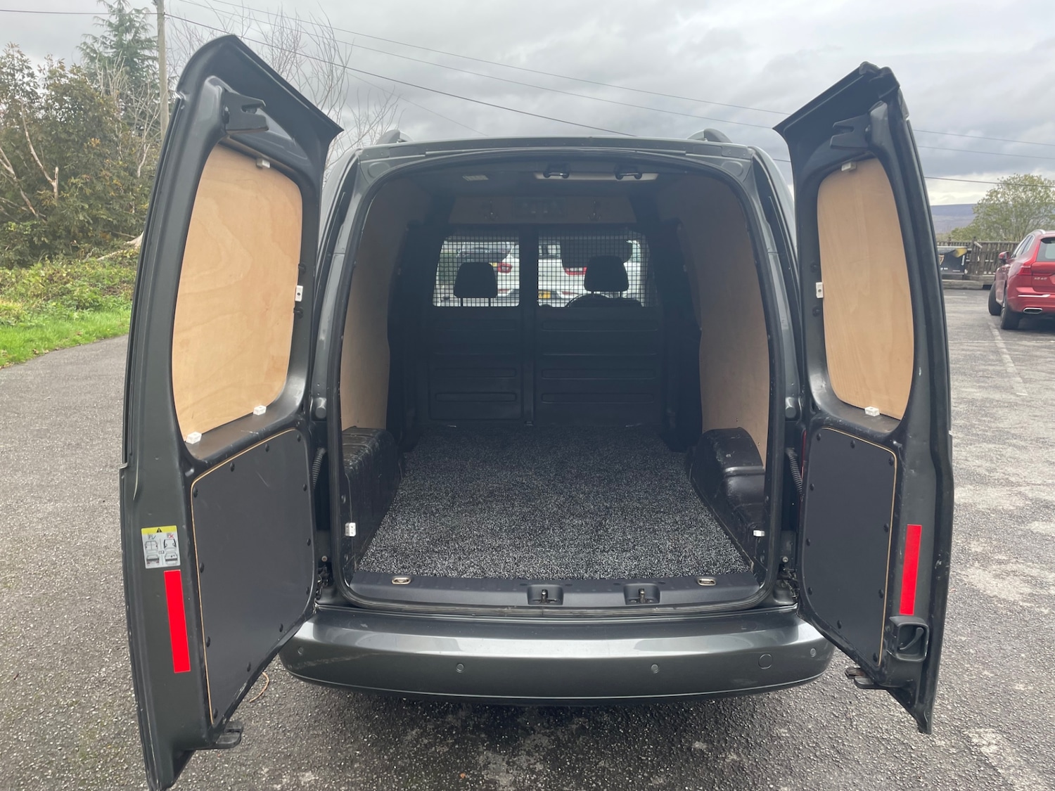 Used Volkswagen Caddy Maxi 2013 for sale - 76427849: Photo 9