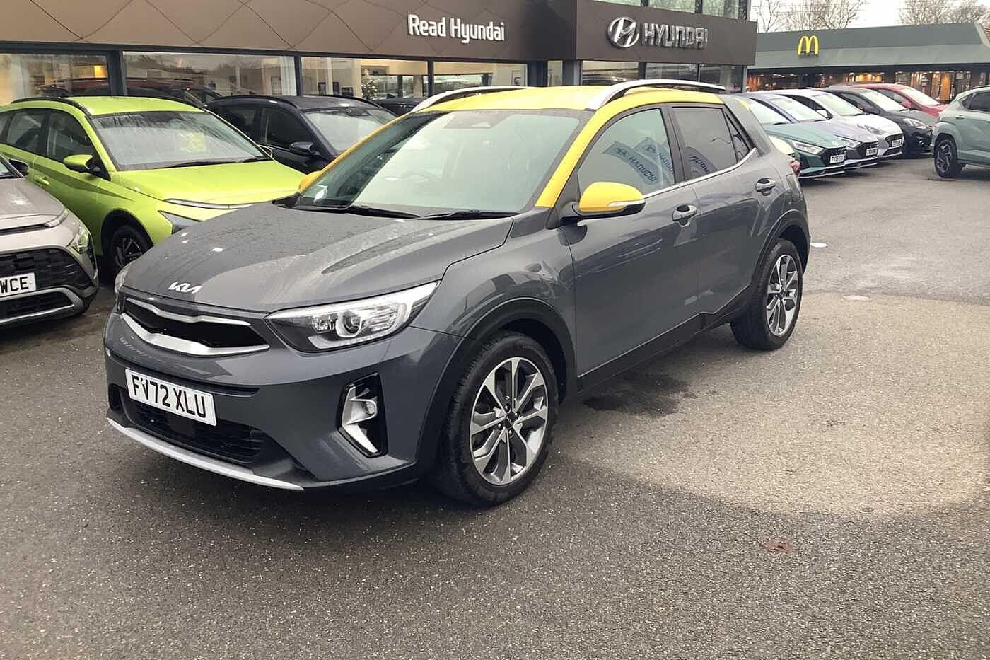 Used Kia Stonic 2023 for sale - 76936649: Photo 2