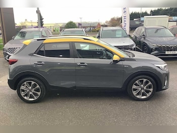 Used Kia Stonic 2023 for sale - 76936649: Photo