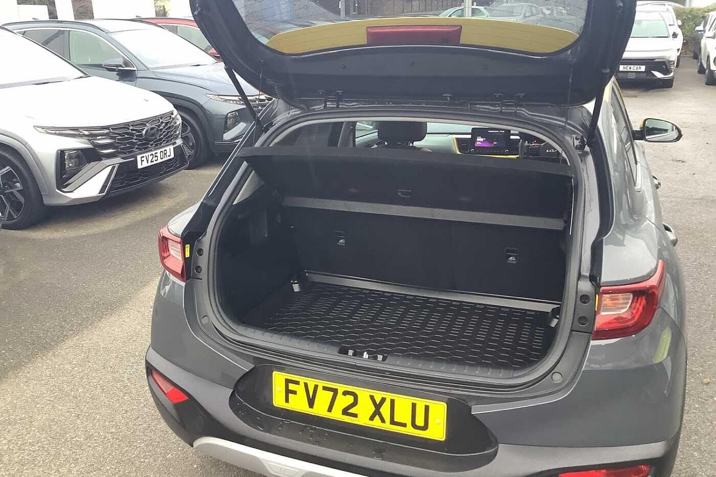 Used Kia Stonic 2023 for sale - 76936649: Photo 9