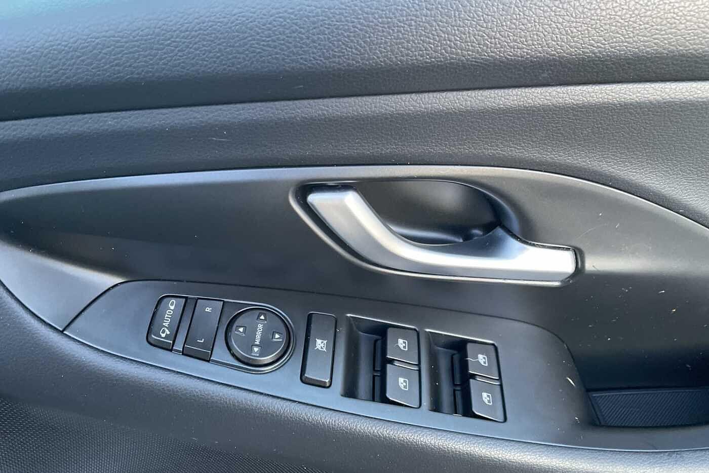 Used Hyundai i30 2018 for sale - 76832517: Photo 12