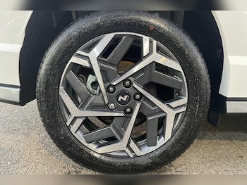 Used Hyundai KONA 2025 for sale - 76499992: Photo