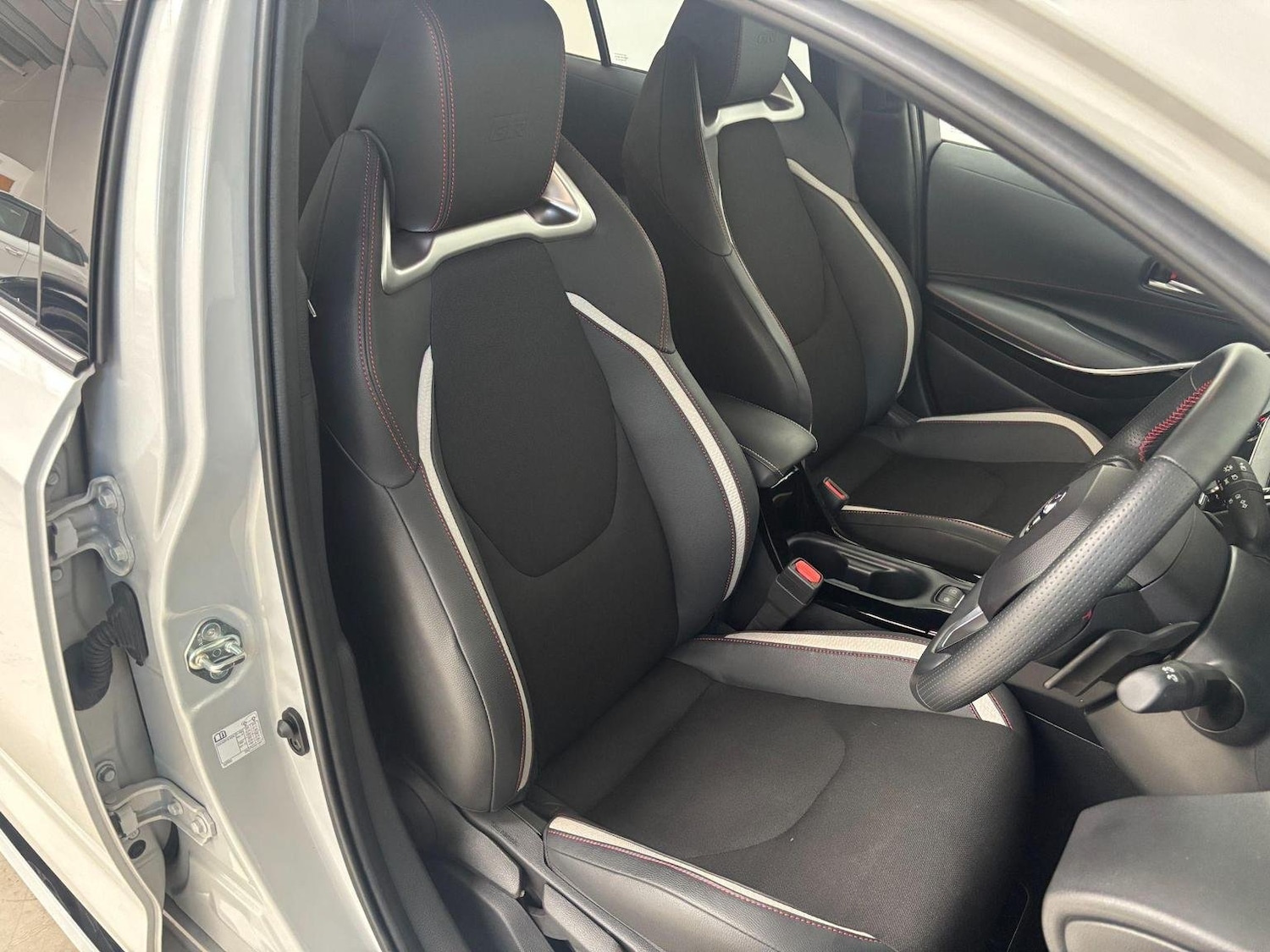 Used Toyota Corolla 2023 for sale - 76605672: Photo 3