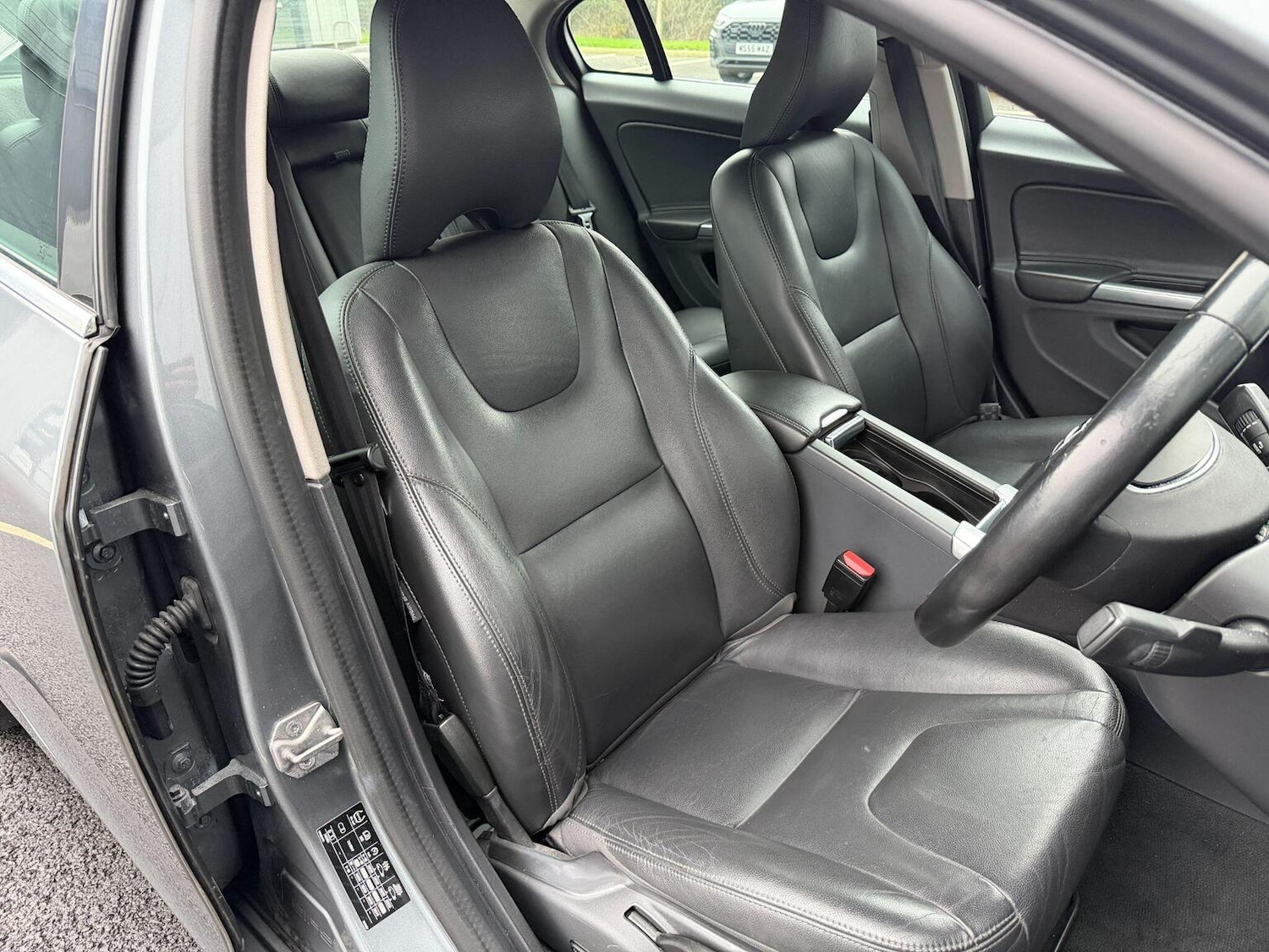 Used Volvo S60 2018 for sale - 76941763: Photo 3