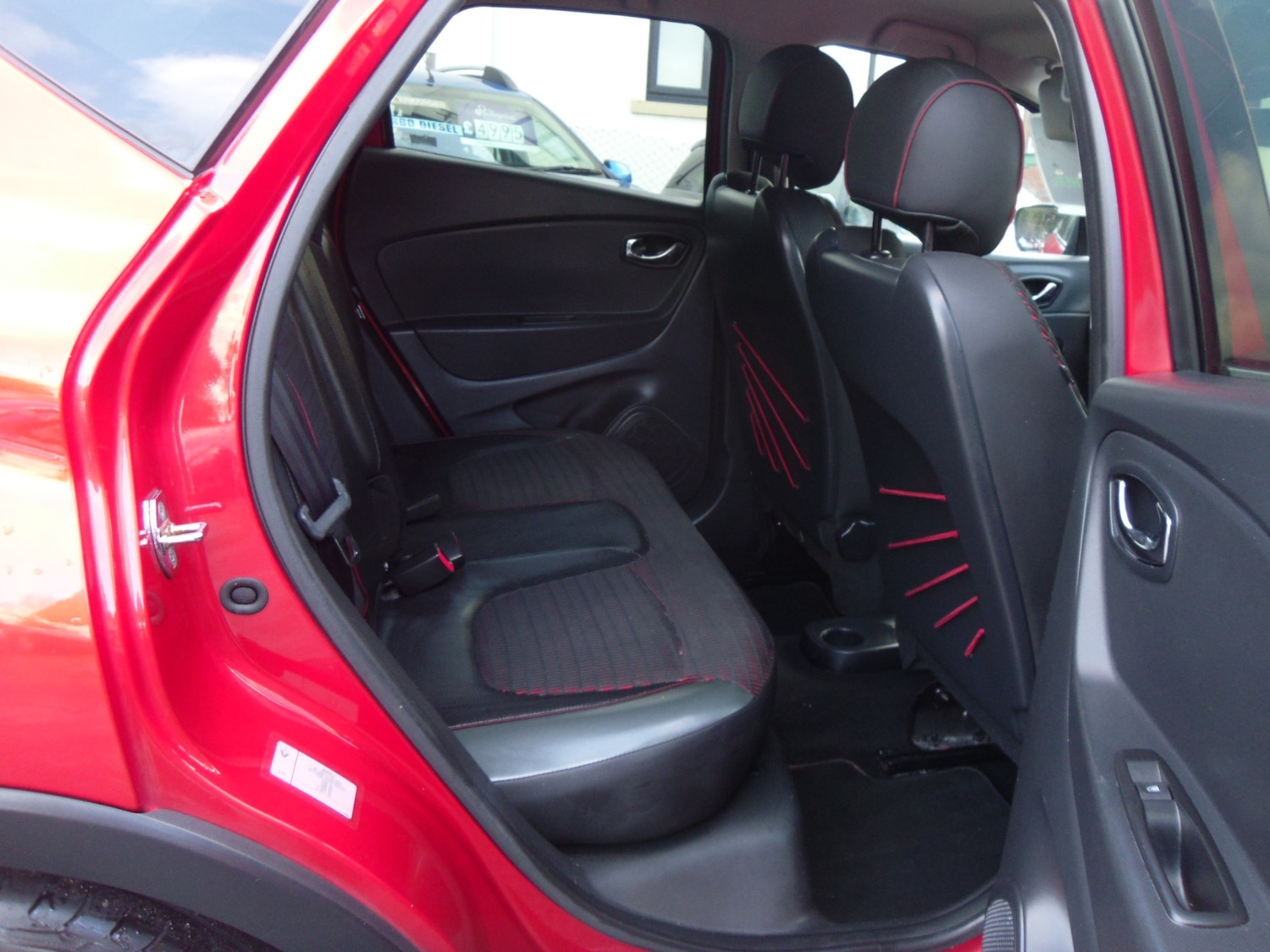 Used Renault Captur 2015 for sale - 77125041: Photo 9