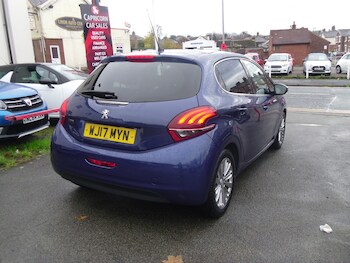 Used Peugeot 208 2017 for sale - 76532888: Photo
