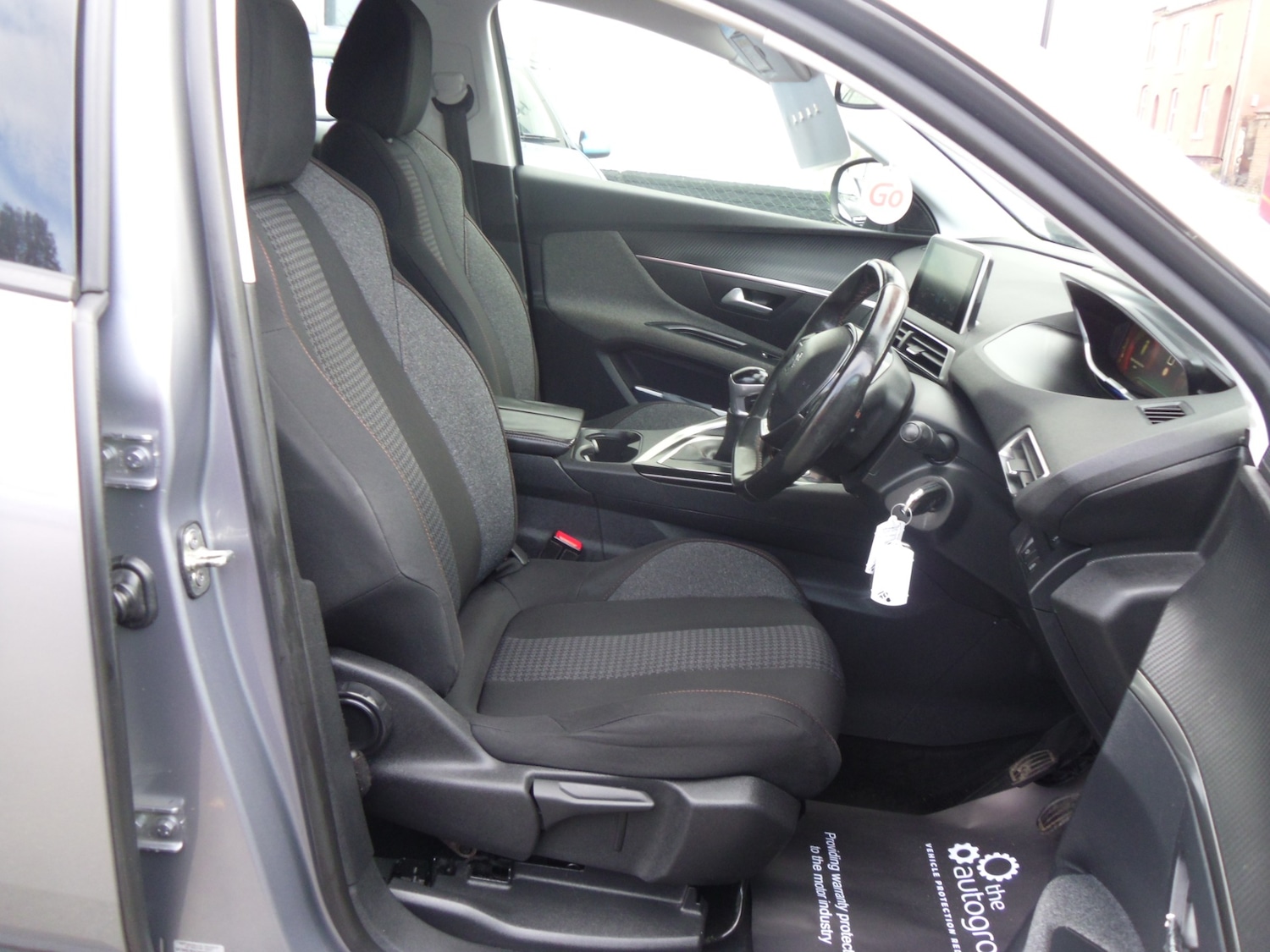 Used Peugeot 3008 2017 for sale - 76181183: Photo 8