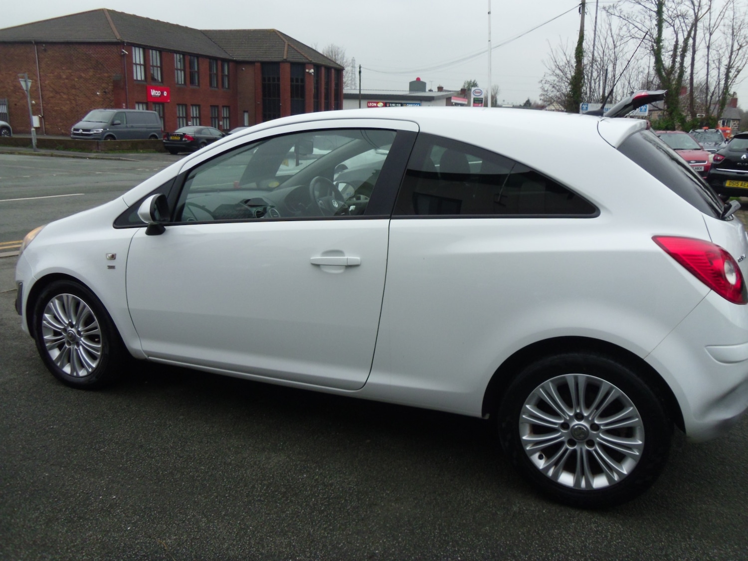 Used Vauxhall Corsa 2012 for sale - 77033385: Photo 5