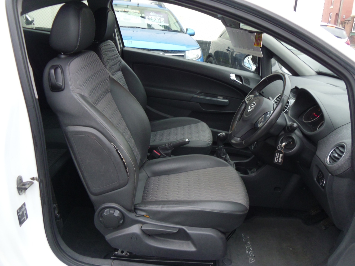 Used Vauxhall Corsa 2012 for sale - 77033385: Photo 7