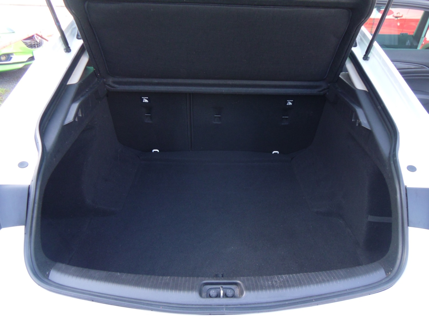 Used Vauxhall Insignia 2018 for sale - 77931183: Photo 10