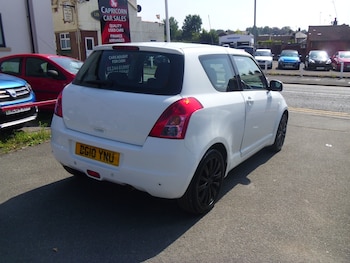 Used Suzuki Swift 2010 for sale - 75569439: Photo