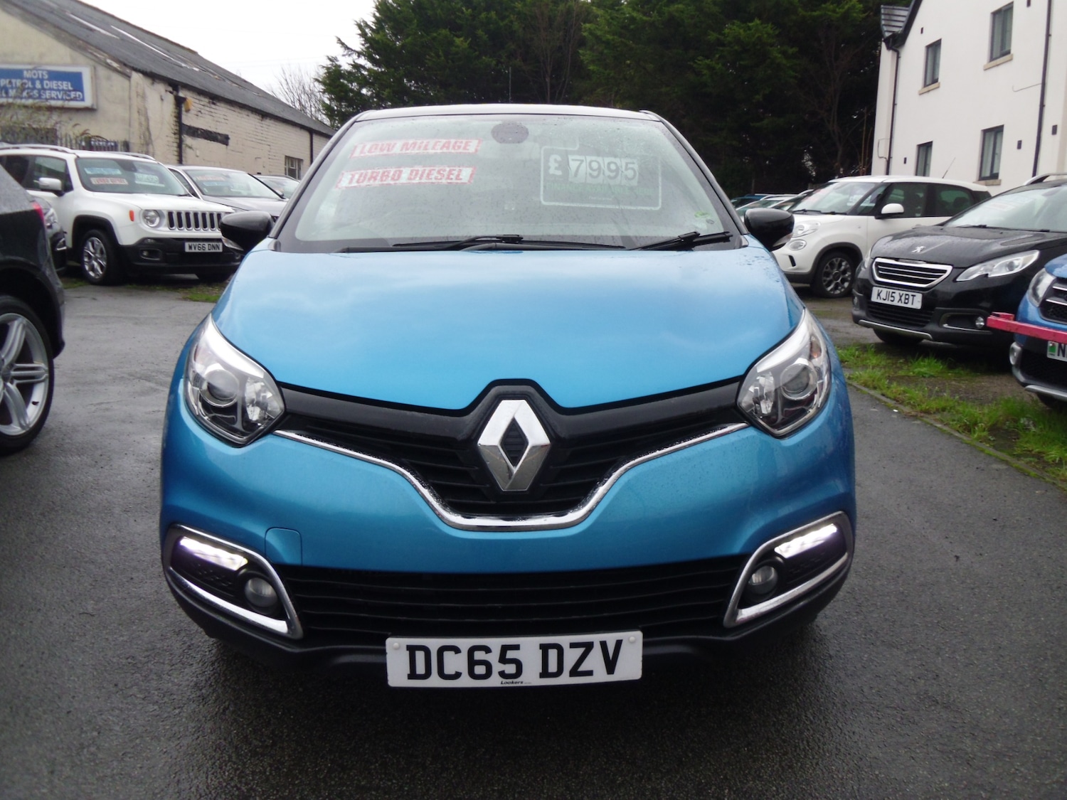 Used Renault Captur 2015 for sale - 76982625: Photo 2