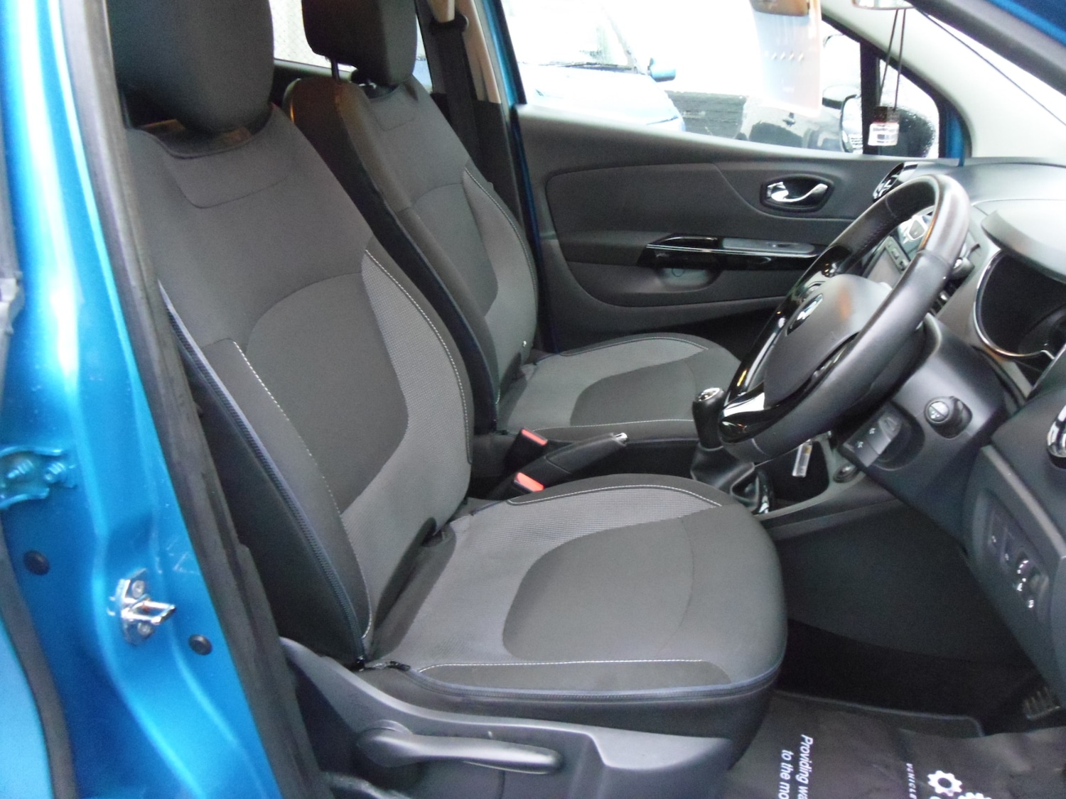 Used Renault Captur 2015 for sale - 76982625: Photo 8