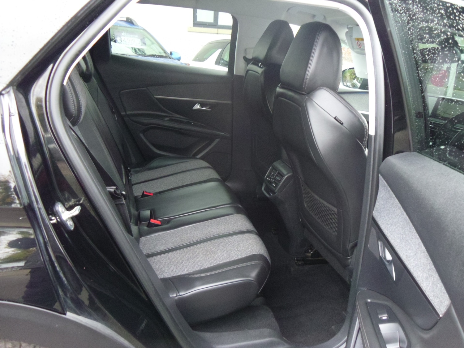 Used Peugeot 3008 2017 for sale - 76412137: Photo 9