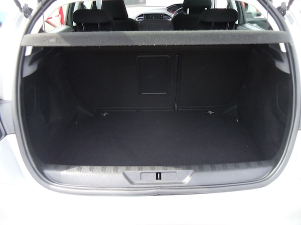 Used Peugeot 308 2015 for sale - 70935120: Photo 10