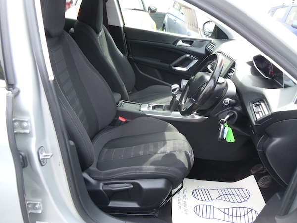 Used Peugeot 308 2015 for sale - 70935120: Photo 8