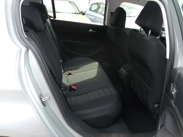 Used Peugeot 308 2015 for sale - 70935120: Photo 9