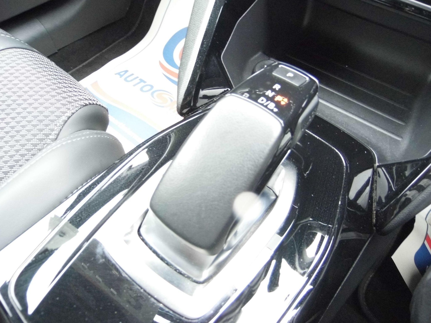Used Peugeot E-208 for sale - 76377186: Photo 32