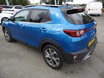 Used Kia Stonic 2023 for sale - 75756935: Photo
