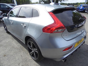 Used Volvo V40 2017 for sale - 79082960: Photo