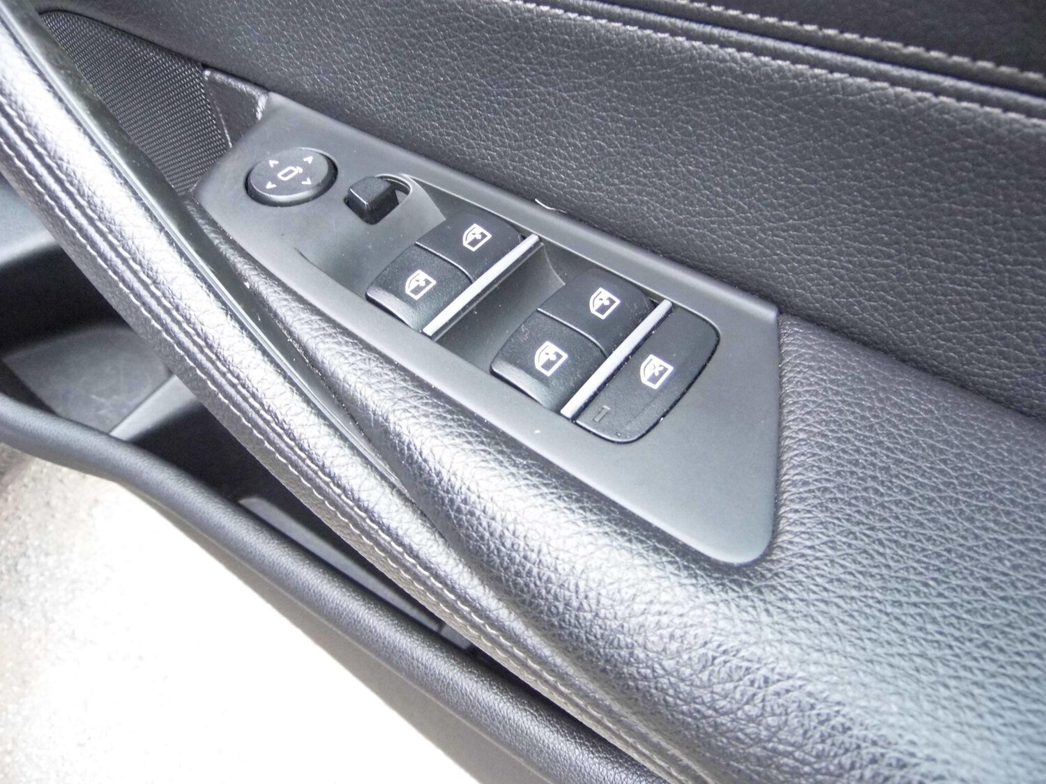 Used BMW 5 Series 2017 for sale - 76295977: Photo 39